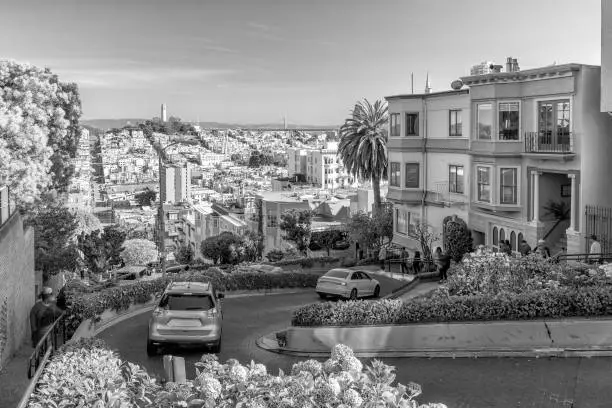 Photo of Lombard Street in San Francisco