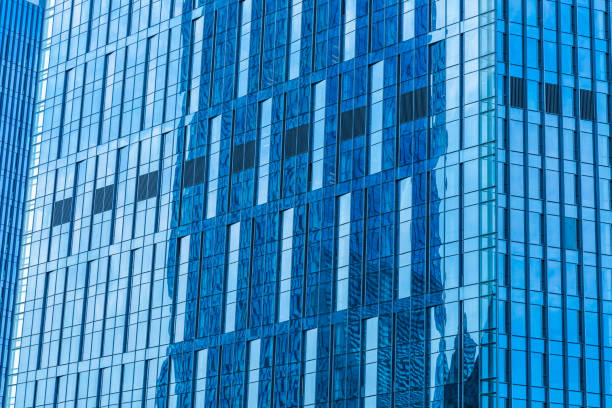 istock Facade of modern building 913271444