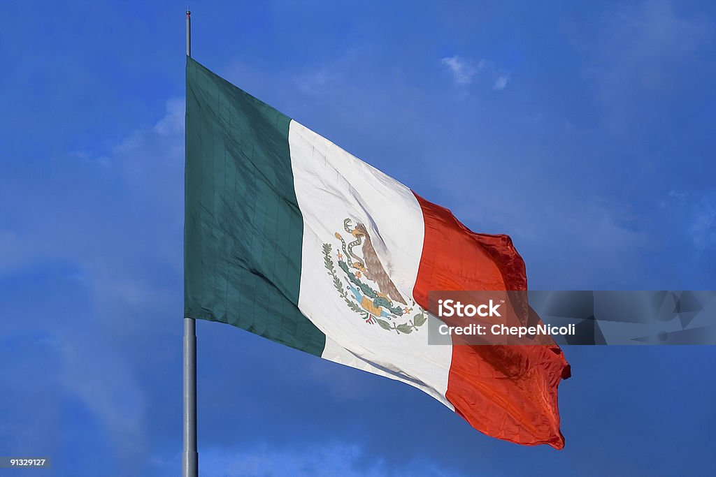 Big bandera mexicana - Foto de stock de Bandera libre de derechos