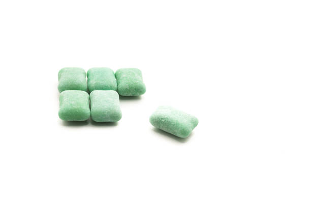 istock Chewing gum with filling isolated on white background 913298962