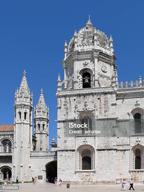 Torres Del Monasterio De Los Jerónimos Foto de stock y más banco de imágenes de Abadía - Abadía, Aire libre, Amor - Sentimiento