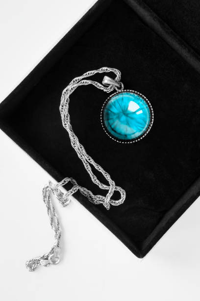 istock Necklace in a box 913308684