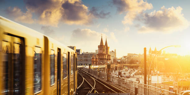 istock Berlin Kreuzberg Oberbaumbridge 913311644