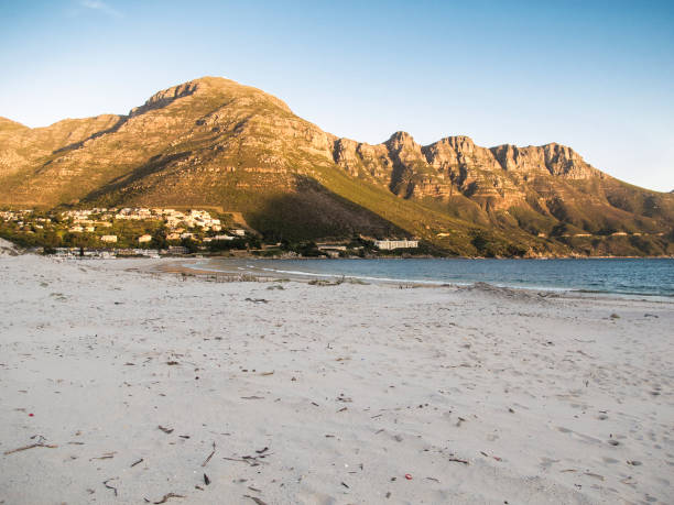istock Mountain in sun set, Cape Town 913311788