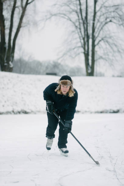 istock Hockey Player on Ice 913312296