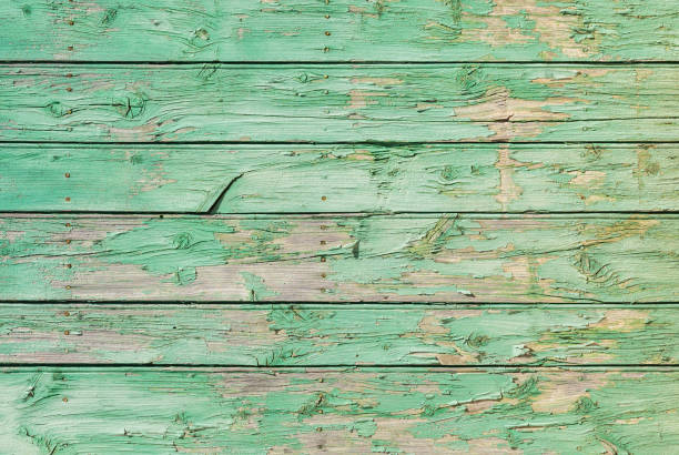 istock Old green wood background 913345598