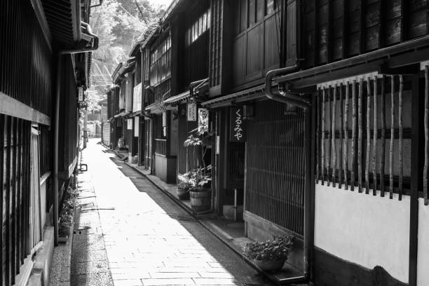 istock Tokyo old street. 913350688
