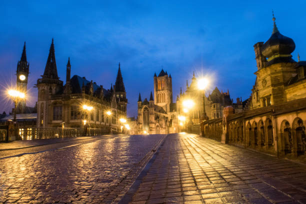 istock Sint-Michielsbrug Ghent 913359572