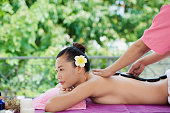 hot-stone-massage.jpg?b=1&s=170x170&k=20&c=HKSM4GITBghJjeBRRqY5NzNNWQ8rVNrzwEtwf_fK7Z8=