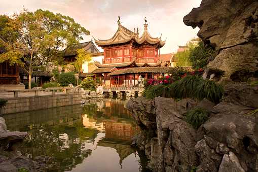 Pagoda at public gardens of Yuyuan Garden (Yu Garden), Old Town, Shanghai, China, Asia