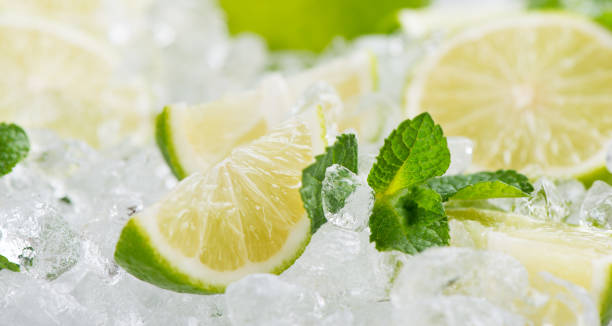 istock Ice and lime fruits. 913383250