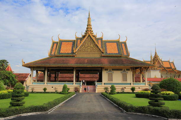 istock royal palace in phnom penh 913407190