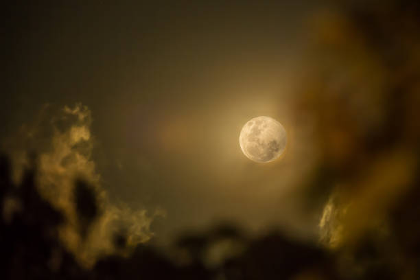 istock Super Moon of Jan 31 2018 with Clouds 913410820