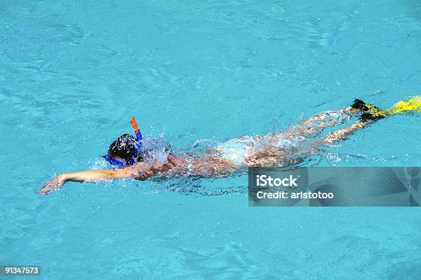 Foto de Elegante Nadador e mais fotos de stock de Adulto - Adulto, Atividade Recreativa, Azul
