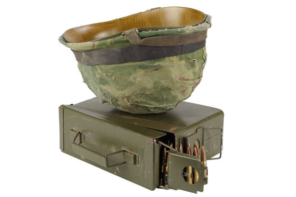 미국 육군 탄약 상자 탄약 벨트와 헬멧 - m 1 tank 뉴스 사진 이미지