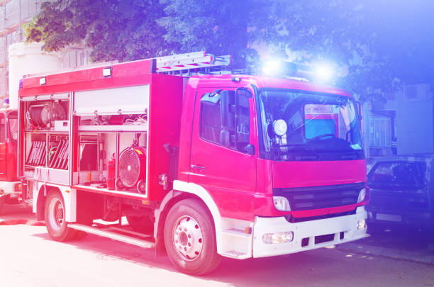 istock Fire Truck in situation with flashing lights 913489670