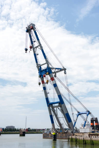 istock big cranes in dutch harbor 913492118