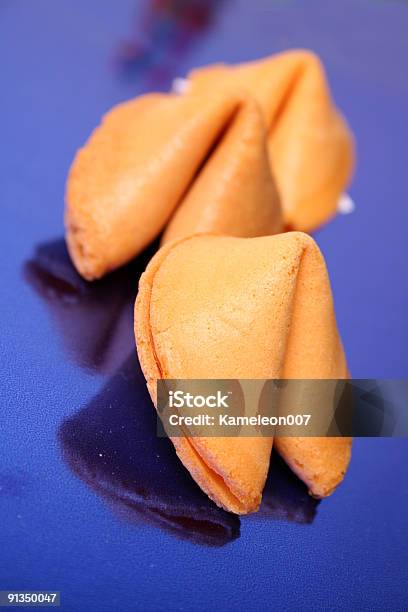 Sortecookies - Fotografias de stock e mais imagens de Bolinho da Sorte - Bolinho da Sorte, Branco, Cartomancia