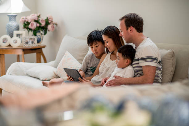 istock The family enjoys a free weekend 913502902