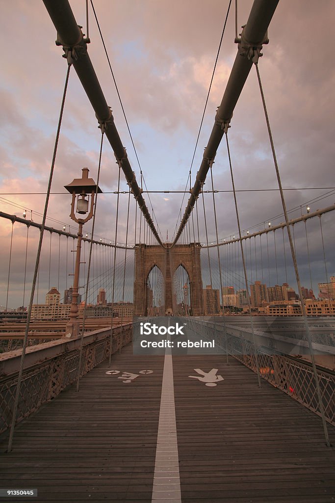 Pont de Brooklyn, au coucher du soleil - Photo de Admirer le paysage libre de droits
