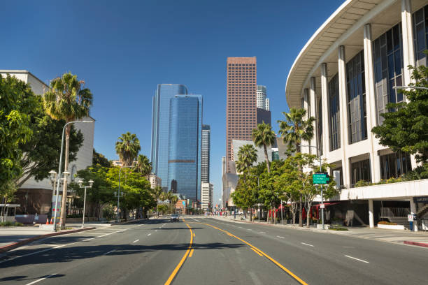 Los Angeles downtown and Dorothy Chandler Pavilion Cityscape downtown view of Los Angeles California USA frank gehry building stock pictures, royalty-free photos & images