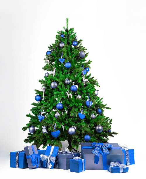 青と銀のボールとクリスマス ツリー - travel vacations studio shot vertical ストックフォトと画像