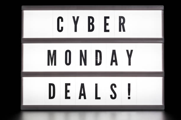 istock Illuminated Marquee - Cyber Monday Deals! 913514392