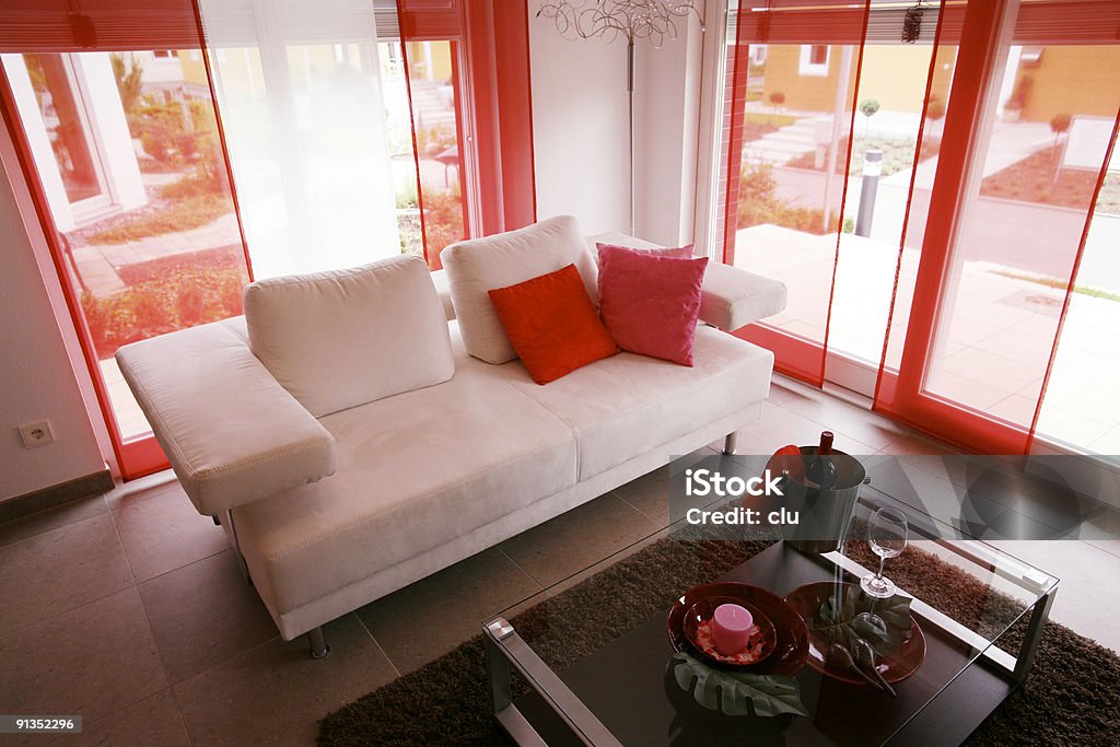 Sala de estar, sofá, la mesa desde arriba - Foto de stock de Blanco - Color libre de derechos