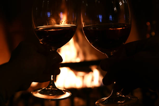istock holiday valentine's day at the fireplace 913535044