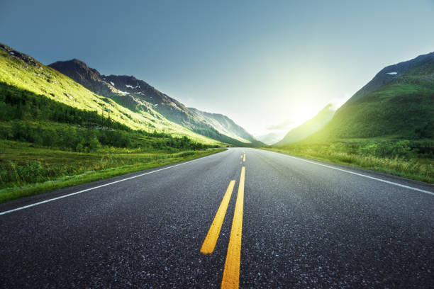istock Road in Norway mountains 913535106