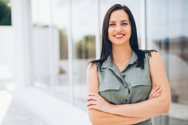 istock Portrait of a woman 913537404