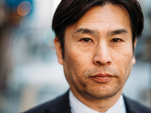 istock Japanese Businessman 913539064