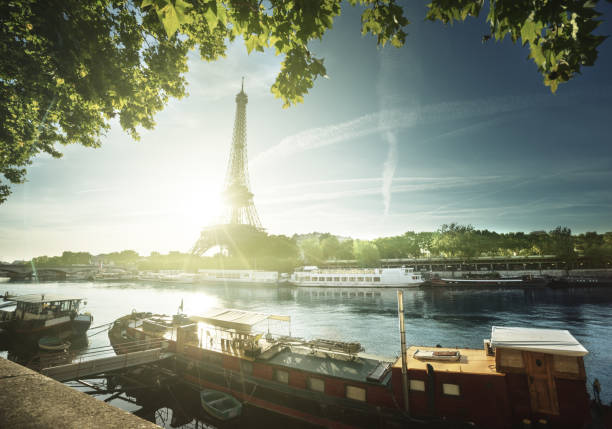 istock Eiffel tower in Paris, France 913539226