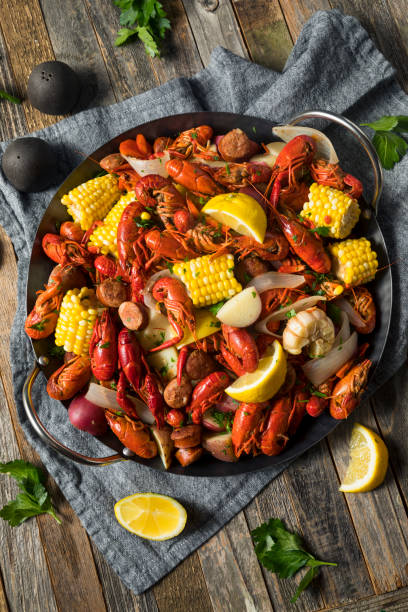 istock Homemade Southern Crawfish Boil 913542964
