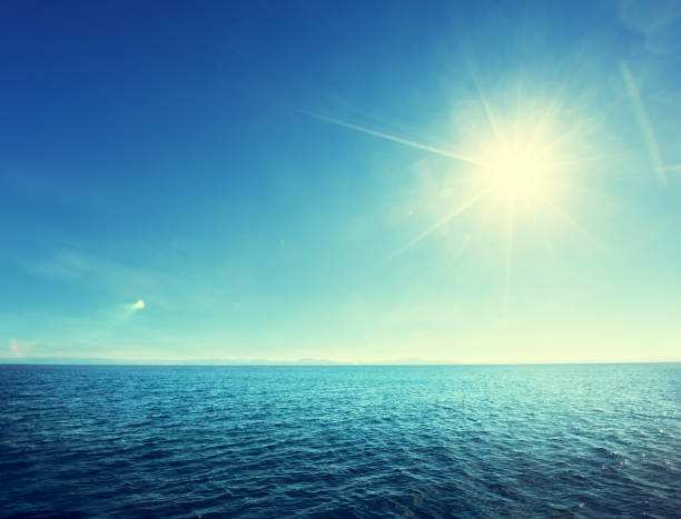 istock perfect sky and tropical ocean 913546306
