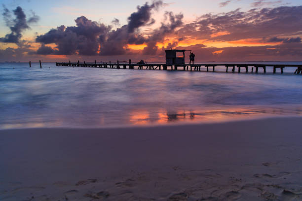 istock Sunset Women Island 913560390