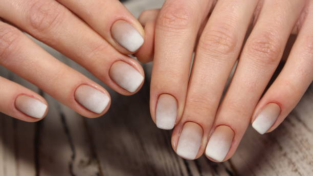 istock Fashionable design of manicure 913563462