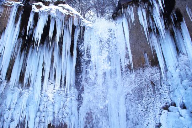 istock Superb view of freezing Otaki 913571380