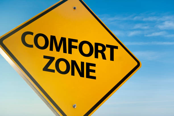istock COMFORT ZONE / Traffic sign concept (Click for more) 913578006
