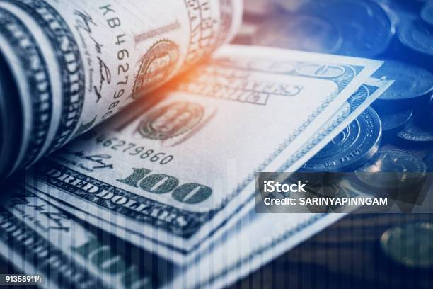 Dollarscheine Und Finanz Und Bankwesen An Digitalen Börse Financial Exchange Stockfoto und mehr Bilder von Führungstalent