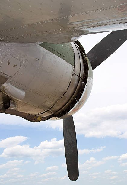 motor de avión con hélices - military airplane c 5 military airplane fotografías e imágenes de stock