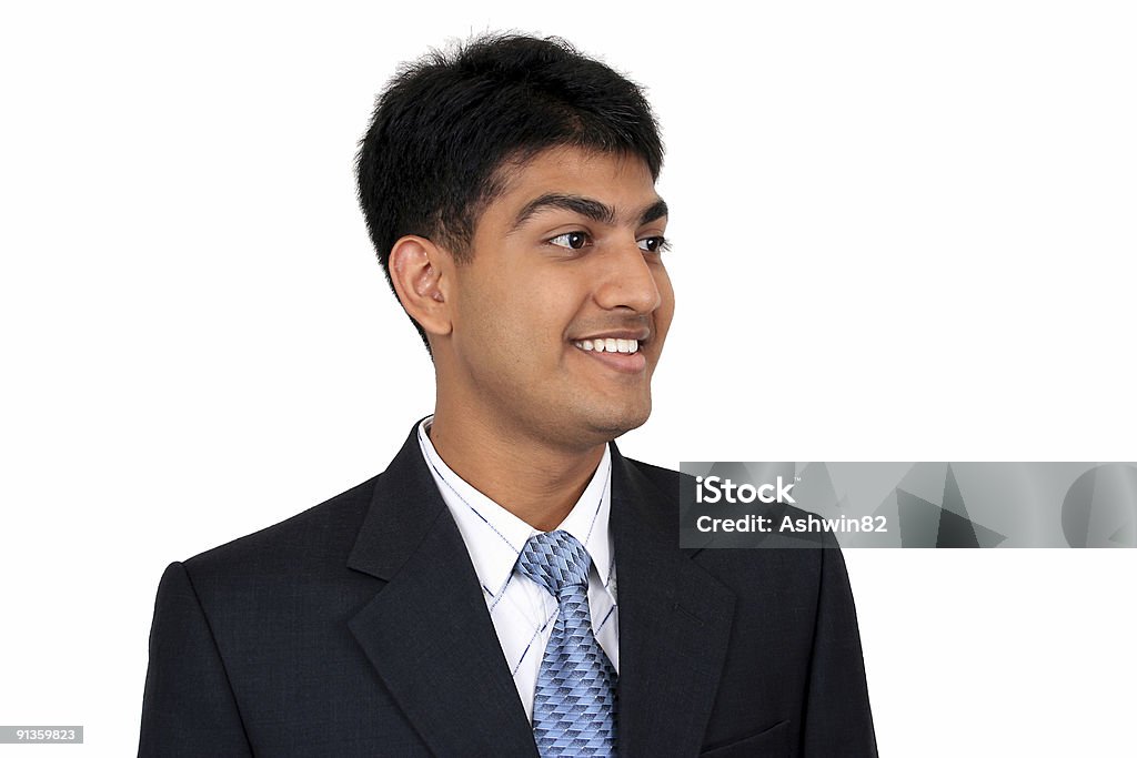 Giovane uomo d'affari indiano sorridente. - Foto stock royalty-free di Abbigliamento elegante