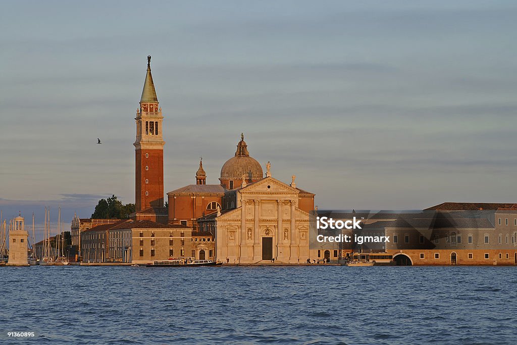 San Giorgio Maggiore shined por feixes de próximos do Sol - Royalty-free Antigo Foto de stock