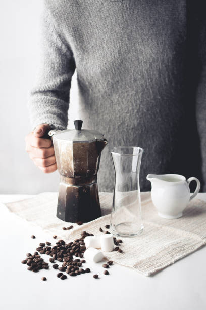 istock Arabica coffee in moka pot On a white background 913610532