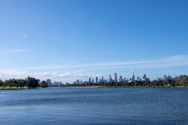 istock Melbourne Cityscape View From Albert Park Lake 913613864