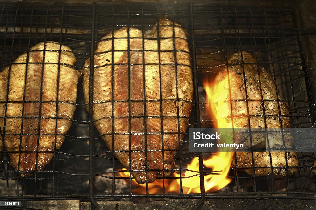 Fish Vorbereitung auf fire grill ". - Lizenzfrei Brennen Stock-Foto