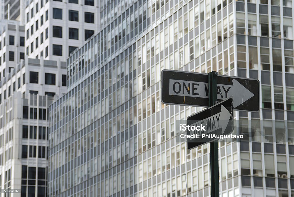 Uma maneira ruas, cidade de Nova York - Foto de stock de Carro royalty-free