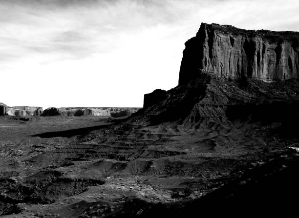 istock Shadowy mesa during sunset in black and white 913622616