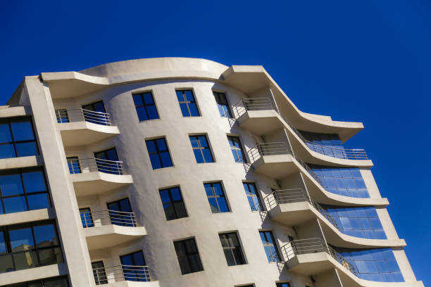 istock Modern residential building 913633386
