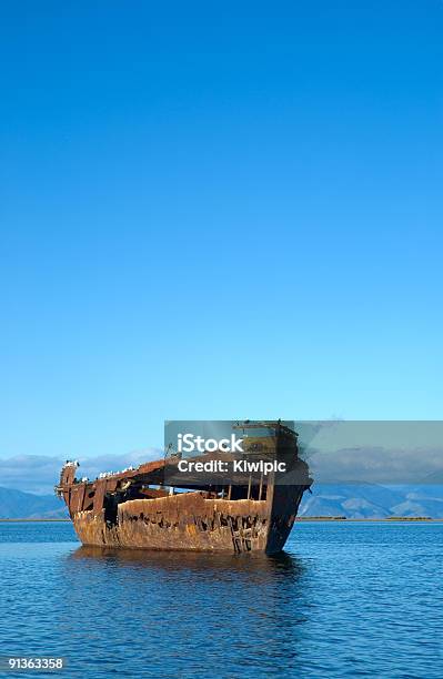 Shipwreck 01 Stockfoto und mehr Bilder von Alt - Alt, Anhöhe, Aquatisches Lebewesen